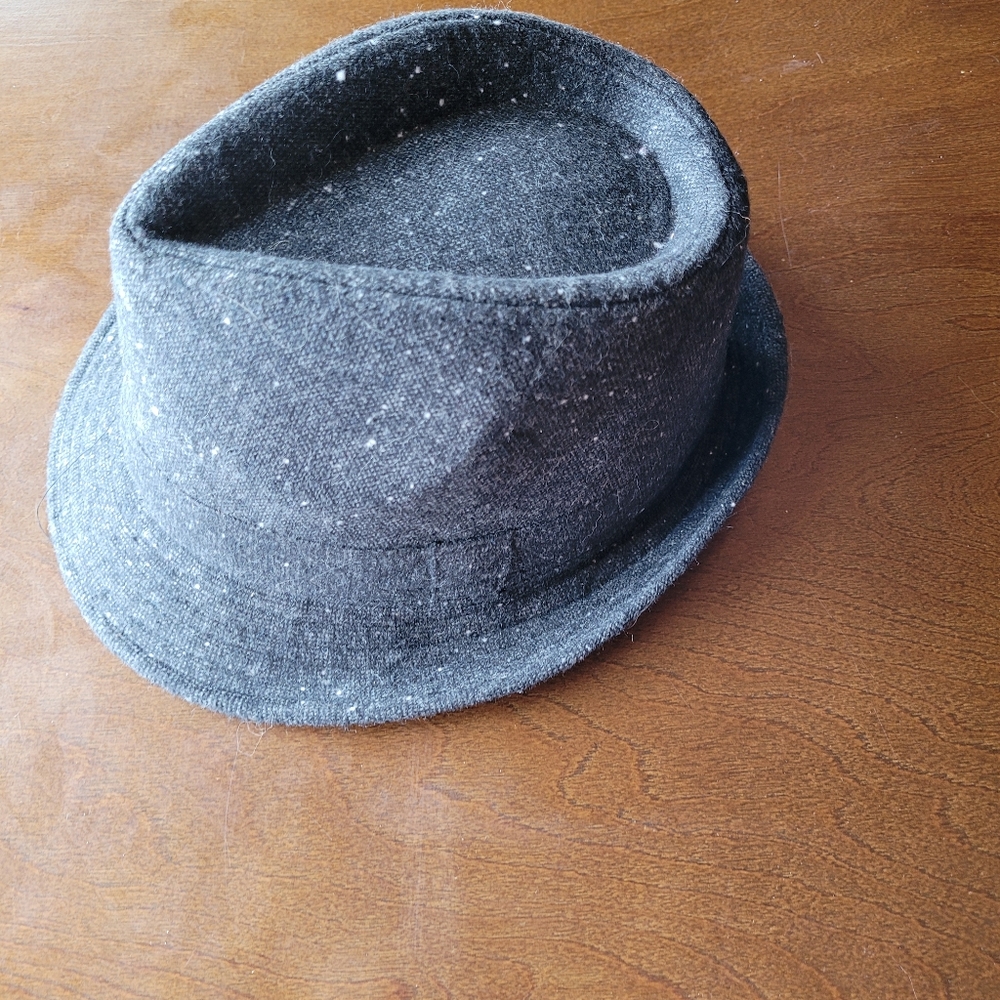 🎄SOLD🎄Manhattan Fedora Hat - Picture 5 of 8